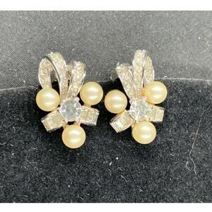 Vintage 1" Bow-Like Pennino Pink Pearl and Diamante Clip-On Earrings